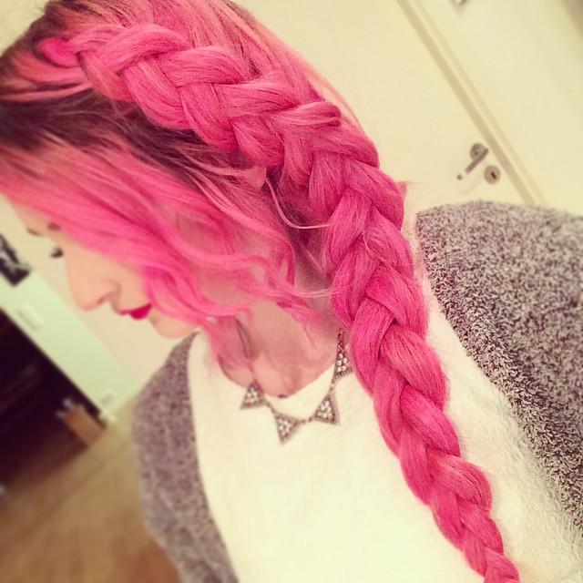 pink braIDED HAIR