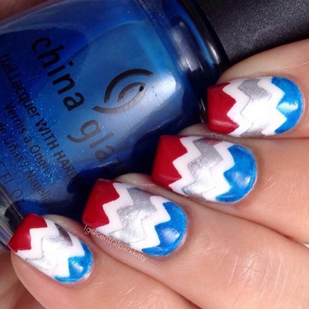 red white & blue nails